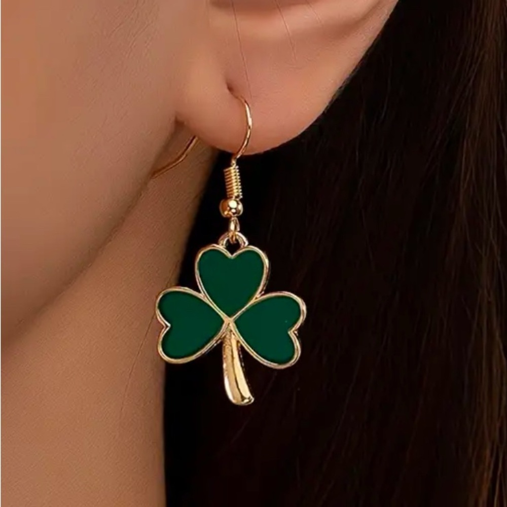 St. Patty’s Day Green Clover Dangle Earrings